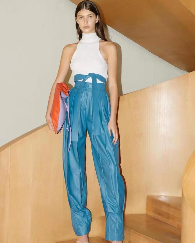 蔡依林不愧是“百变天后”,156身高穿出九头身,全靠穿搭来支撑