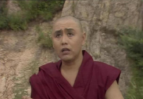 “猪八戒”已经79岁了，妻子比嫦娥还美，如今儿子也事业有成