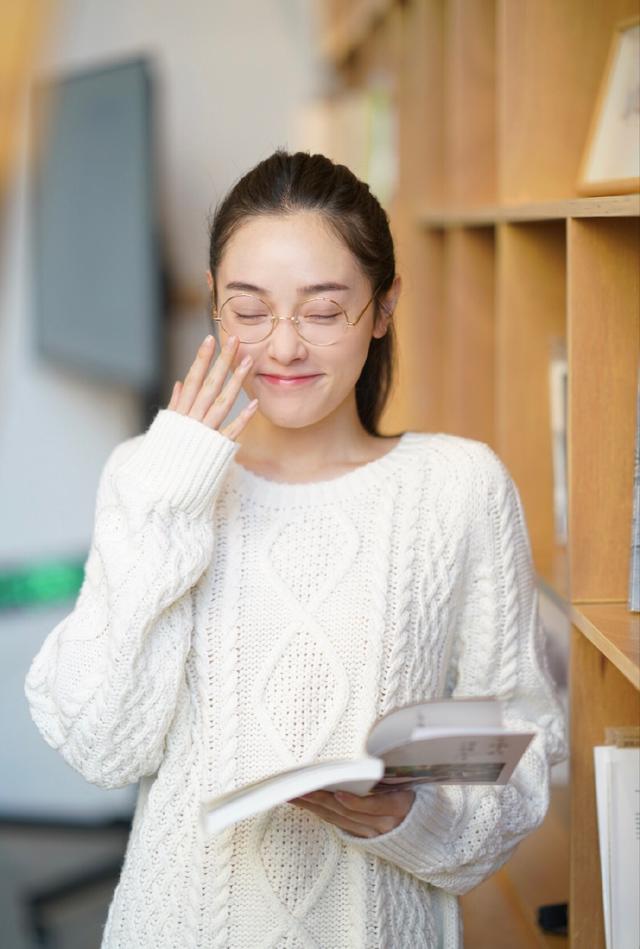 被金庸先生盛赞像香香公主,在《风声》出演何剪烛,她有多美?