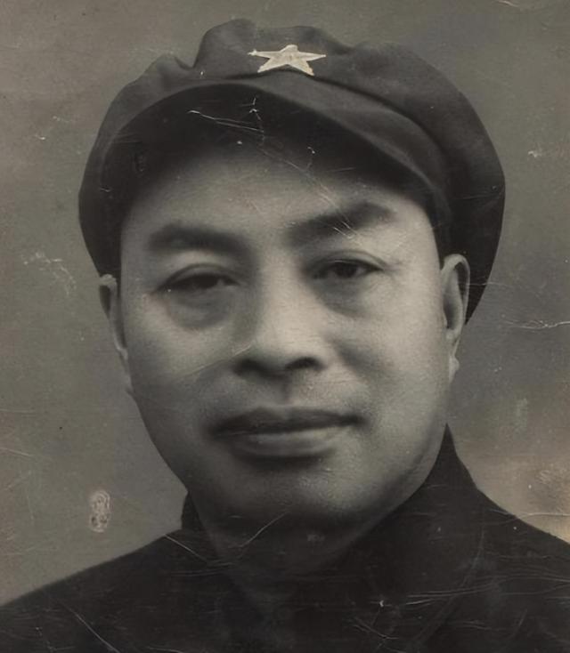 54年一农妇来到青岛，点名要见一开国上将：我是他25年未见的妻子