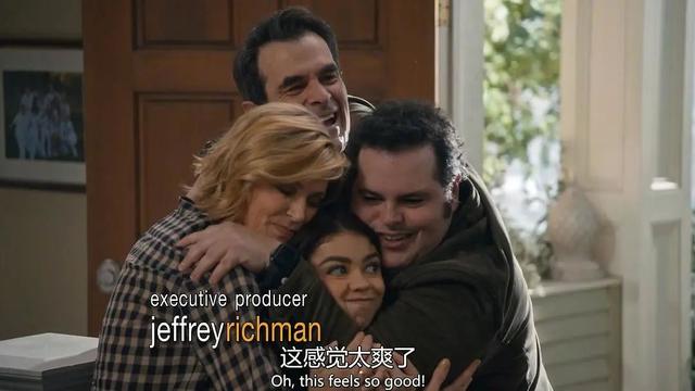 每个人都不完美，却拼凑出了记忆里最完美的《摩登家庭》