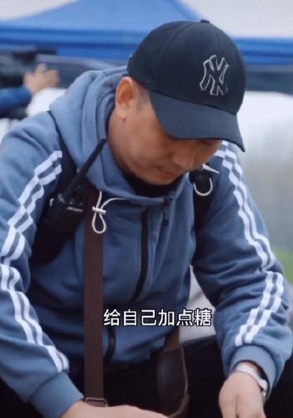 王宝强堂弟近况曝光,受马蓉宋喆牵连生活窘迫,自称“被大树挡了光”