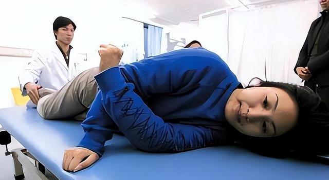 “湖南台一姐”梁艺，突然5分钟内全身瘫痪，今 45 岁征婚无人敢娶