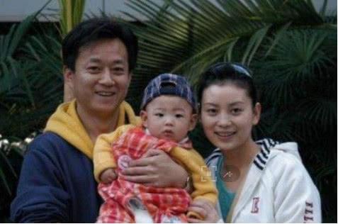 朱军16岁儿子近照曝光,身高超过父亲而且多才多艺