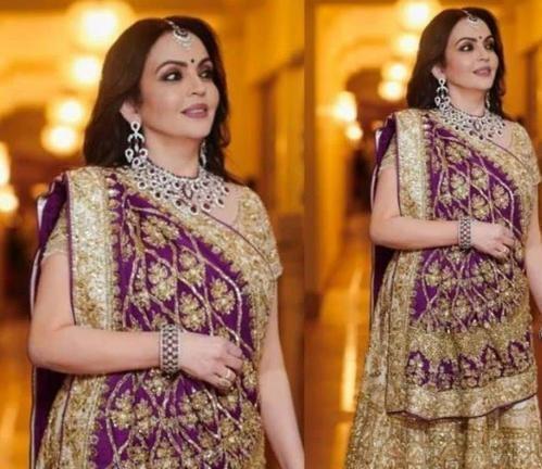 亚洲首富妻子身材丰满，身穿蕾丝裙秀色可餐，难怪获富豪专宠30年