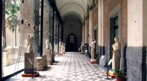 朱利(朱利叶里尼：交流和巡展有助于当代艺术的发展丨对话)