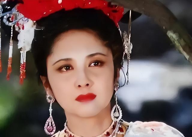 朱琳：嫁给圈外丈夫，结婚43年无儿无女，72岁风采依旧