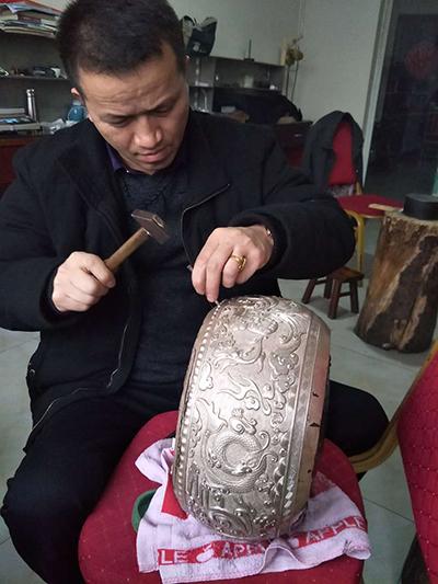 银匠李正云：我雕刻的，是时光