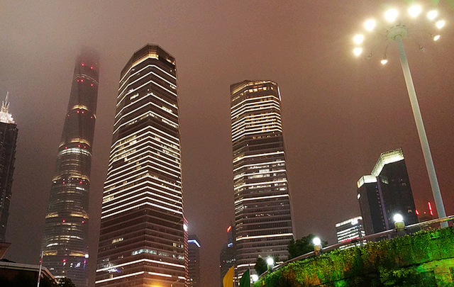 夜色璀璨上海滩