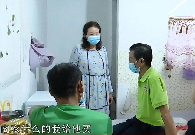 49岁大姐相亲惊现床友!床上竟然藏男人,真的只是租床位吗?