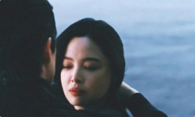 同样是拍吻戏，把辛芷蕾殷桃和杨幂放在一起对比，差距就出来了