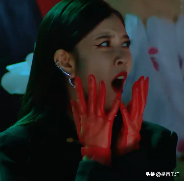 周深又上热搜！凭借《天堂岛之歌》，亲手给嘉宾戴上“痛苦面具”