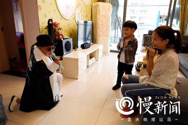 身高1米2奋斗出7套房 漂亮老婆说：不图他钱，图人