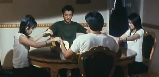 三部童年恐怖片，每部都让你胆战心惊，都看过的算我输