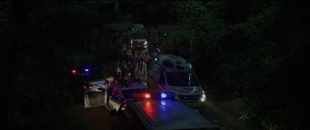 人质被绑匪百般虐待，就连喝水都被反绑双手！韩国最新犯罪电影