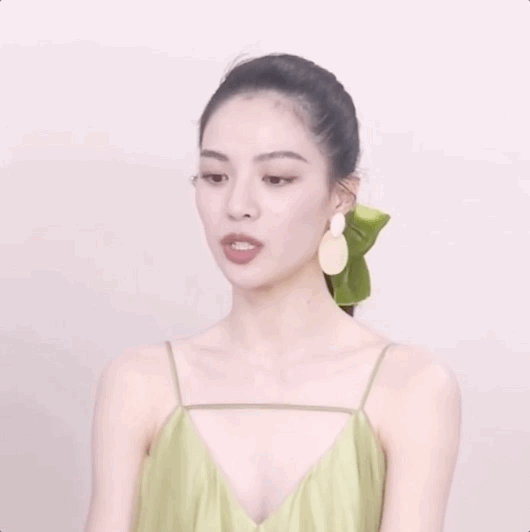 从青春少女变身性感女神，程潇改变了这几点