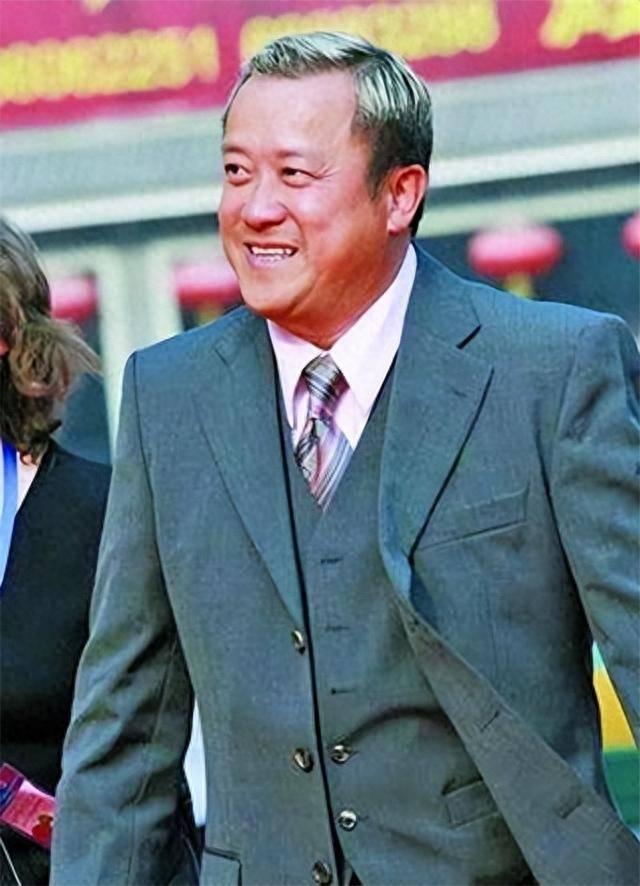 曾志伟春节到加拿大探亲，陪次女曾咏仪全家过年!外孙女已经24岁