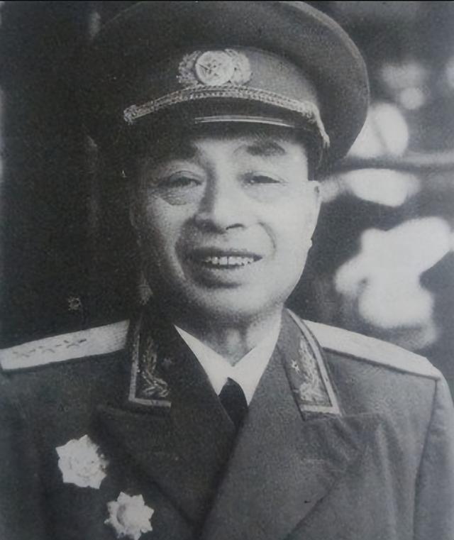 54年一农妇来到青岛，点名要见一开国上将：我是他25年未见的妻子