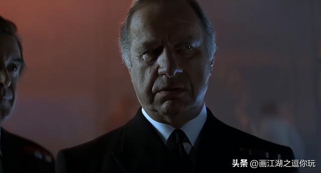 《 007 之明日帝国》：邦德系列的经典传承与创新突破