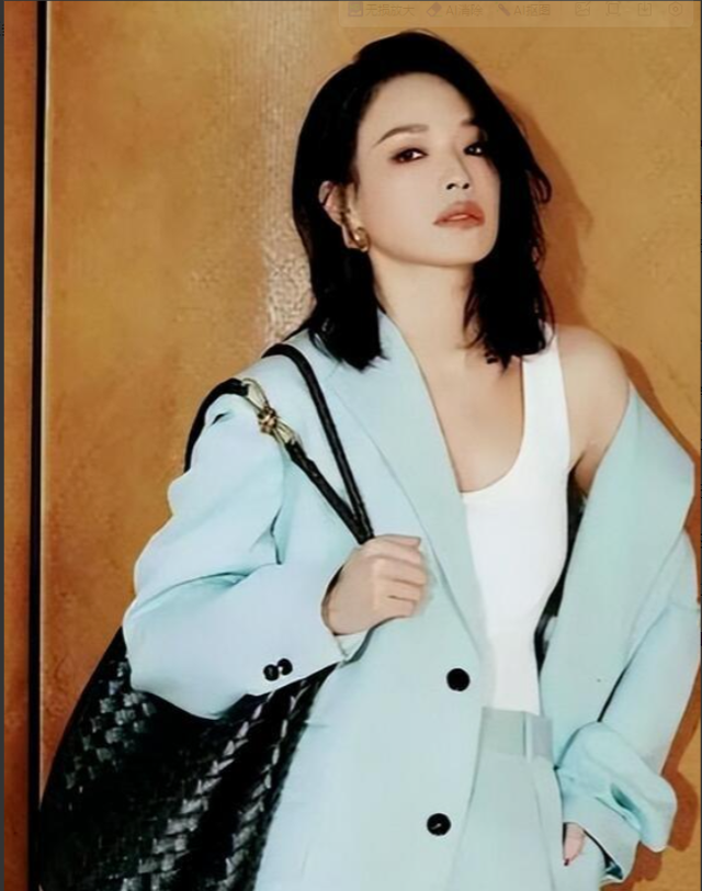 19岁舒淇拍“全裸写真”“三级片”一脱成名，老板亲自上场