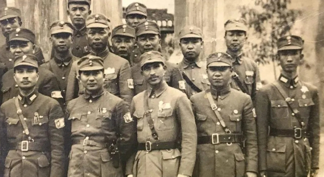 1943年蒋鼎文密报蒋介石：共军有三大派系，兵权多由绿林系掌握