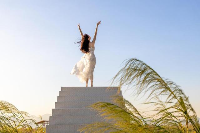 女生为何总爱问“你爱我吗？”——情感背后的心理探秘