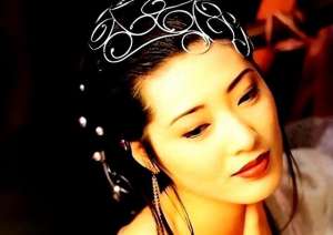 潘金莲香港(三级片女星杨思敏极罕露面演港产《金瓶梅》获封「最美潘金莲」)