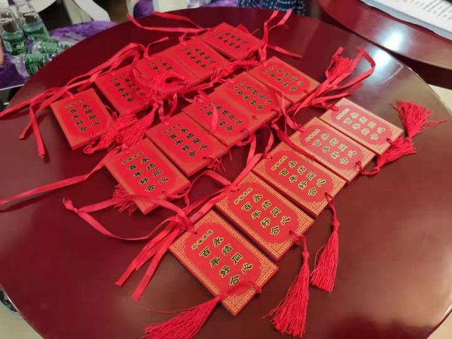 七夕节，小花童为新人甜蜜送祝福