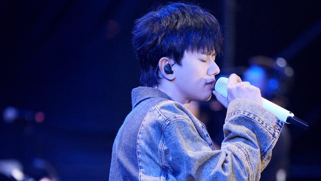 盘点张杰上交给国家的15首歌，高燃曲风红色经典，每次听都超爱