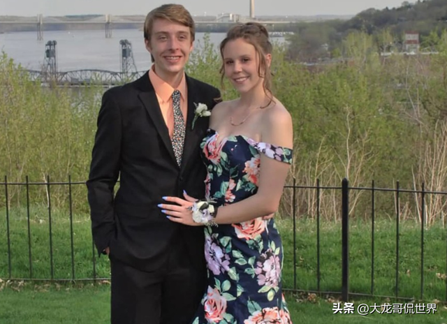 美国女老师交往男学生，放学后教室拥吻，发生不当接触，坚称无罪