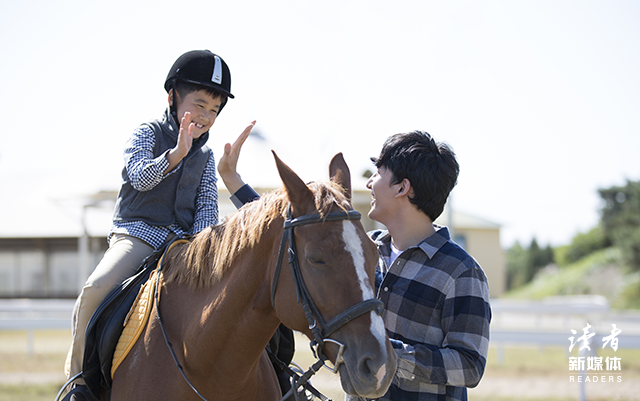 董洁因儿子进入青春期迷茫：应对青春期，父母需要打开孩子的这3扇门