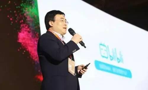 70后大叔沉迷B站无法自拔,干脆辞职去做董事长