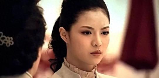 5位意想不到的“后天美女”，表情内敛又理性，美得没有痕迹