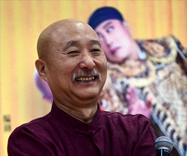 70岁陈佩斯现状：4孙承欢膝下，坐拥北京田园大宅，早已衣食无忧