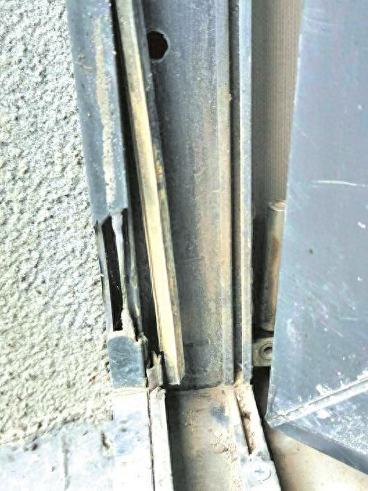 渗漏、墙面空鼓、开裂问题层出不穷，无锡梁溪区山河万物小区精装房遭业主投诉