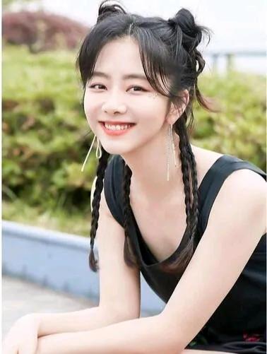 事实证明,33岁的“国民闺女”谭松韵,走上了“另一条”道路?