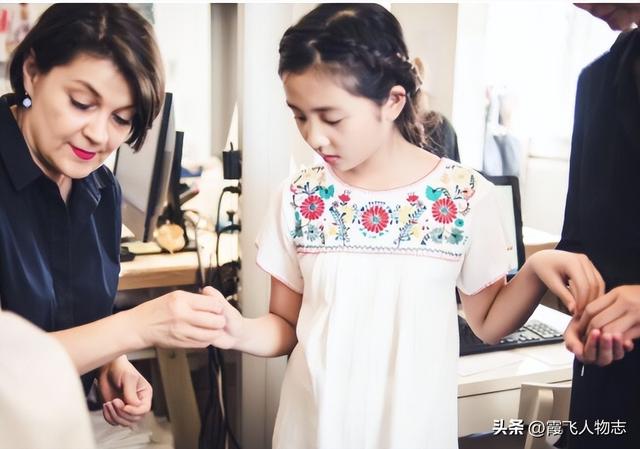 在图书馆乱性的“文盲”黄多多，得奖和成长过程，像李天一？