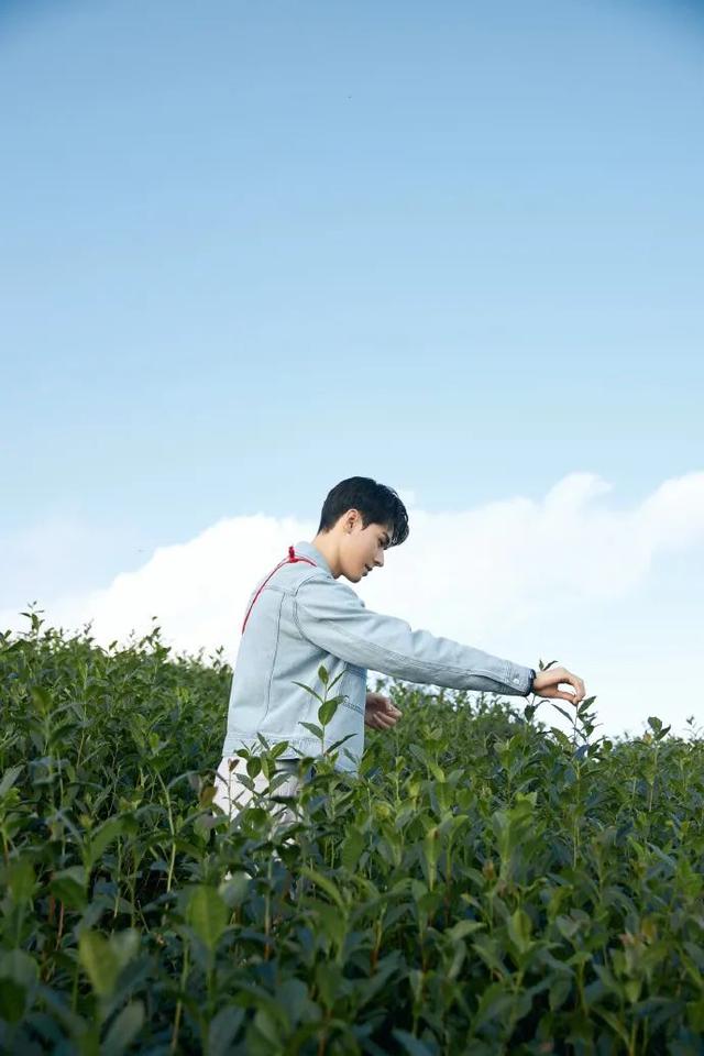 钟无寐迎来了他的最终结局，演员龚俊却一直在路上