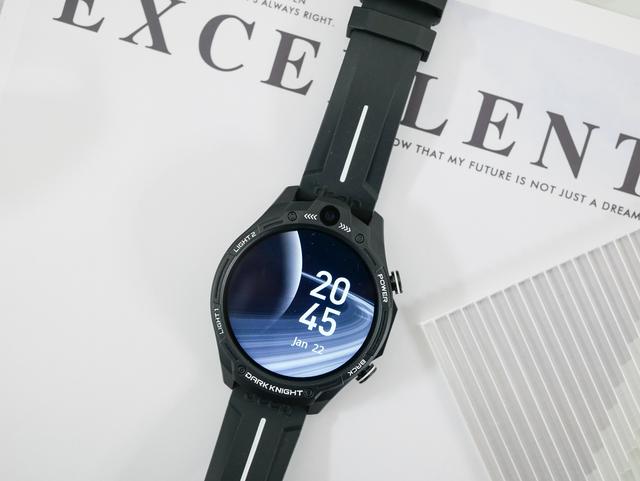 双摄像头可拍照，64GB+触摸屏的手表你见过吗？Jeep黑骑士评测