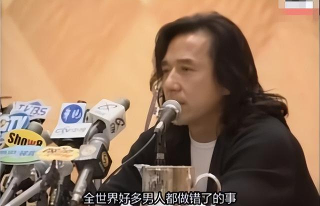 成龙的一双儿女：一个自甘堕落一个放飞自我，终是年少风流惹的祸