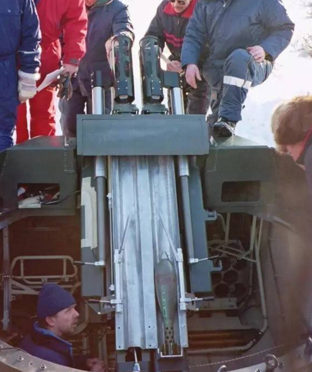 你也叫“雷神之锤”？BAE推出双管自行迫击炮，120mm火炮火力凶猛