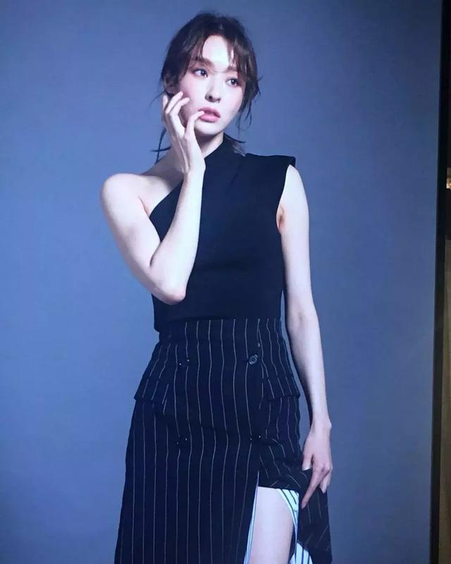 那些叫“腿精”的，在她面前都不敢露腿