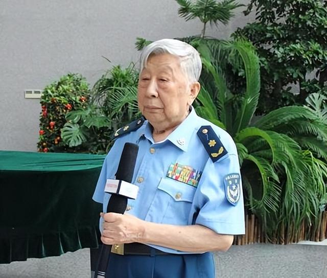 阎肃妻子李文辉，丈夫去世后，和儿子对簿公堂，亲情背后也有无奈