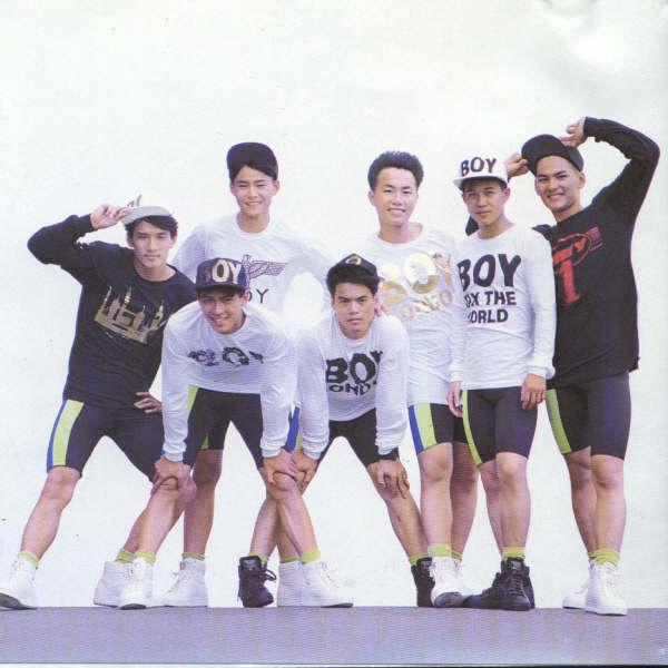 曾经红透一时的青春偶像组合，解散后为了生计沦为油漆工