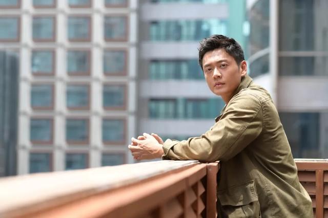 TVB视帝张振朗自爆被亲友催婚,称与女友暂没结婚计划：先专注事业