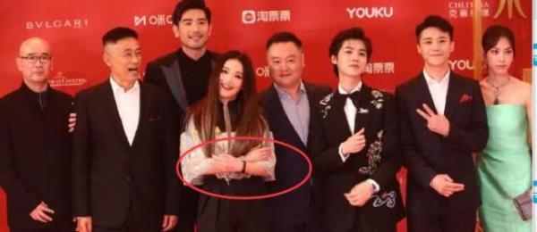 上海电影节：舒淇和鹿晗同框，两人对着镜头做搞怪表情，太可爱