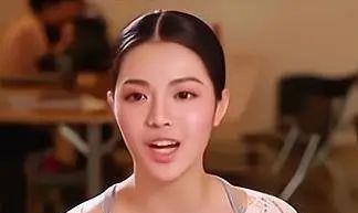 5位意想不到的“后天美女”，表情内敛又理性，美得没有痕迹