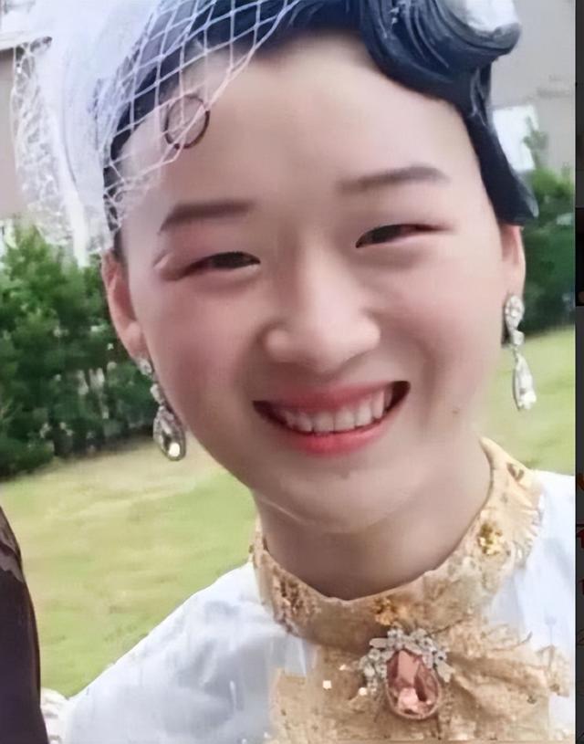 同人不同命，明星和替身太像！周杰伦爹妈分不清，杨幂替身笑掉牙