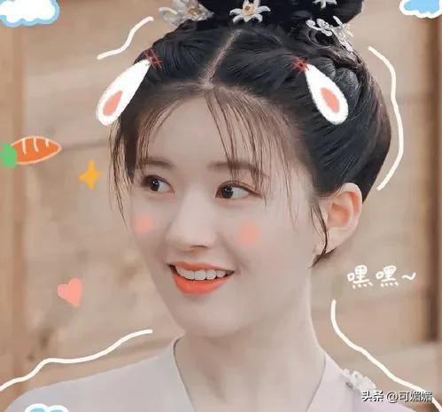 编剧祝明怒怼赵露思后发文回应：娱乐圈的争议风暴