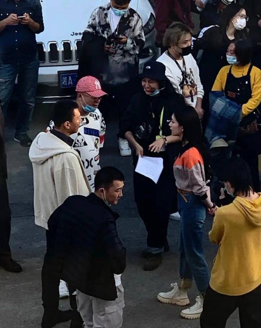 张艺兴新剧路透曝光 与孙红雷、江疏影再度合作